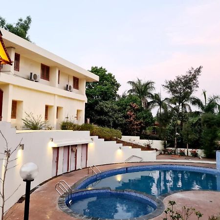 Arcus Villa - Swimming Pool/Ac/Luxurious Mahābaleshwar Esterno foto
